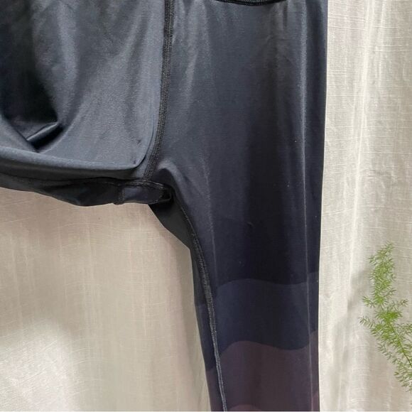 Beyond YogaLux Island Ombre High-Waist Crop Legging Size Medium - Picture 5 of 14